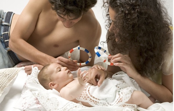 Las manos. El empoderamiento divertido del bebé en los 1.000 primeros días de la vida. 
